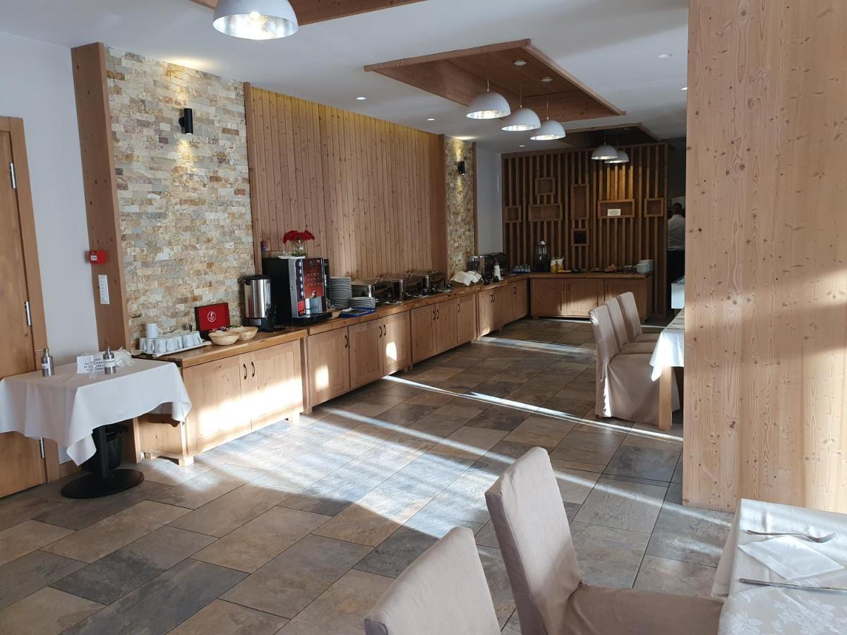 Monte Cervo Bio Hotel & Spa Ковасна Екстериор снимка